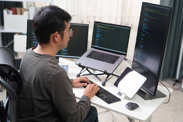Learn how businesses evaluate cloud platforms by comparing costs, security, scalability, performance, and business needs.
